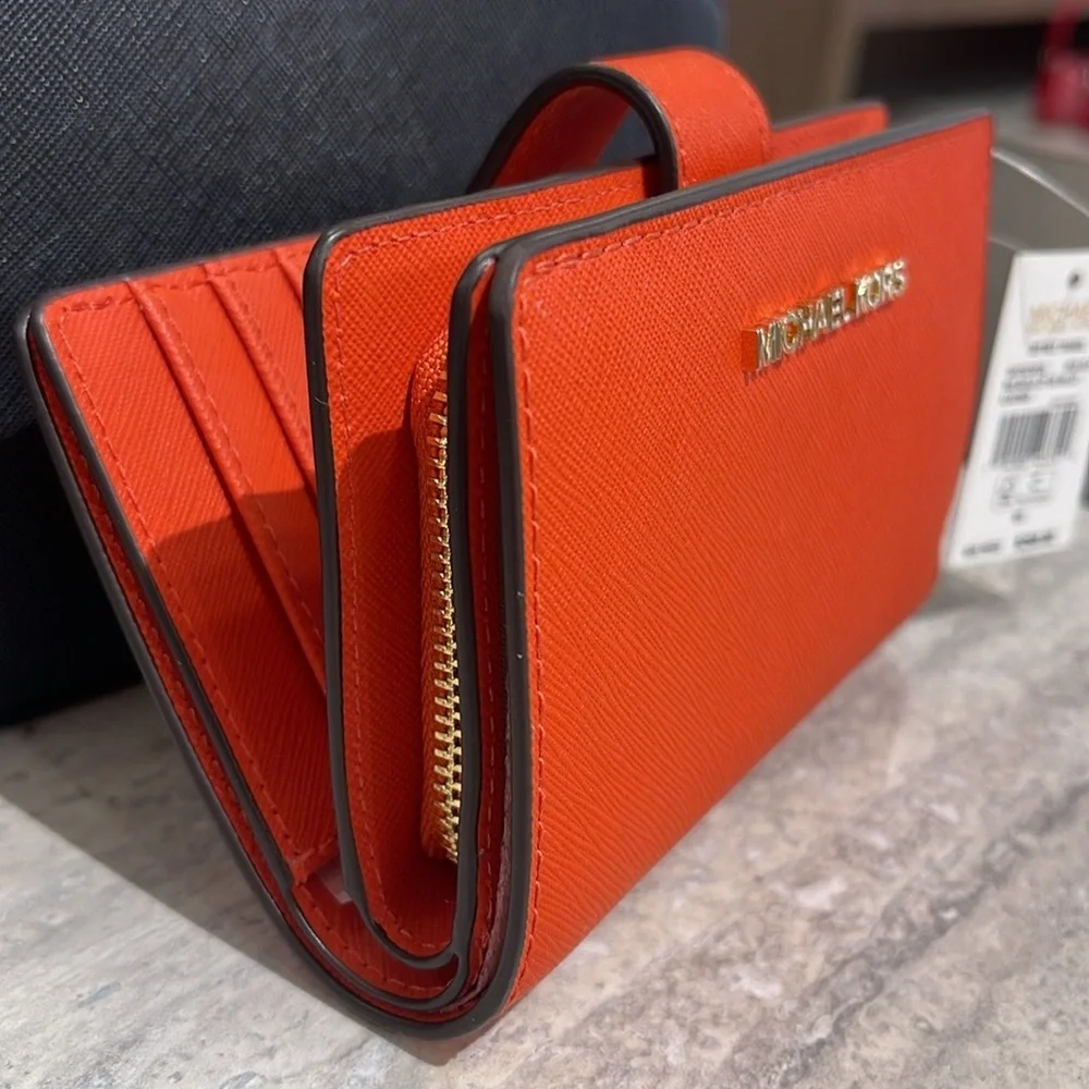 Michael Medium Crossgrain Leather Bifold Wallet Red Clay  NWT